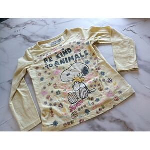 Old Navy Collectabilitees Totally Clasic Peanuts Worldwide 09/2011 Tee Girl XS